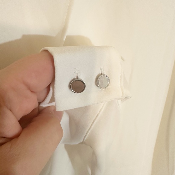 White House Black Market Ivory Long Sleeve Sheer V-Neck Tunic Size- S - Picture 12 of 15